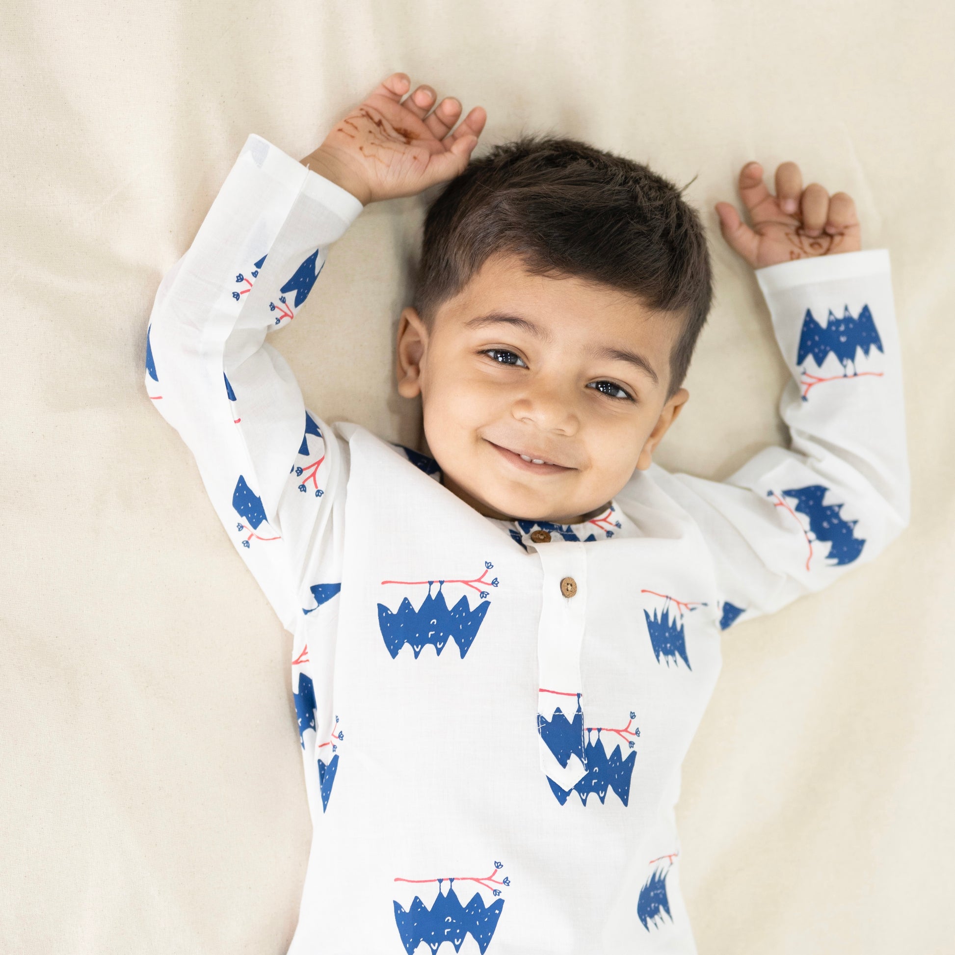 'A Colony of Bats' Kurta Pyjama Set