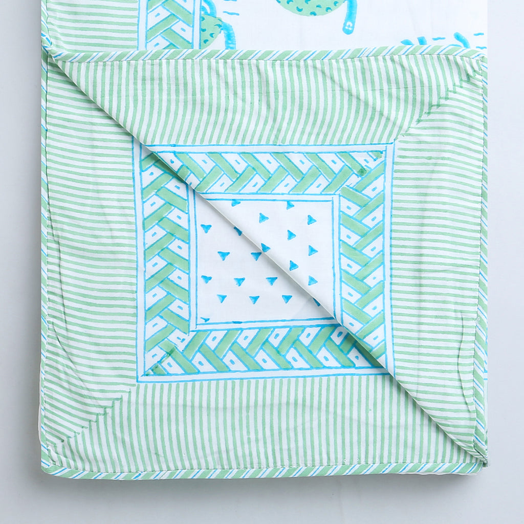 'A Bale of Turtles' Blanket