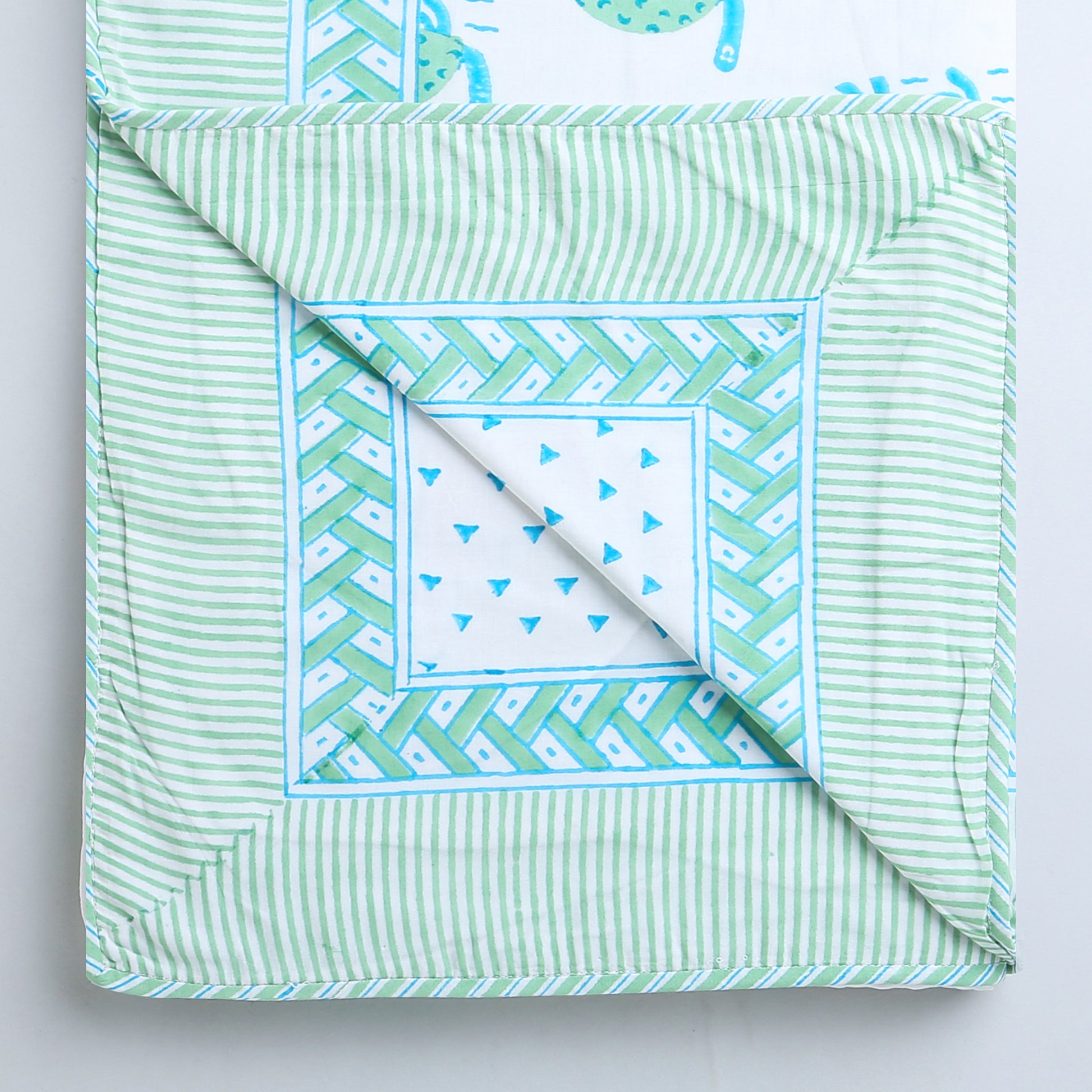 'A Bale of Turtles' Blanket