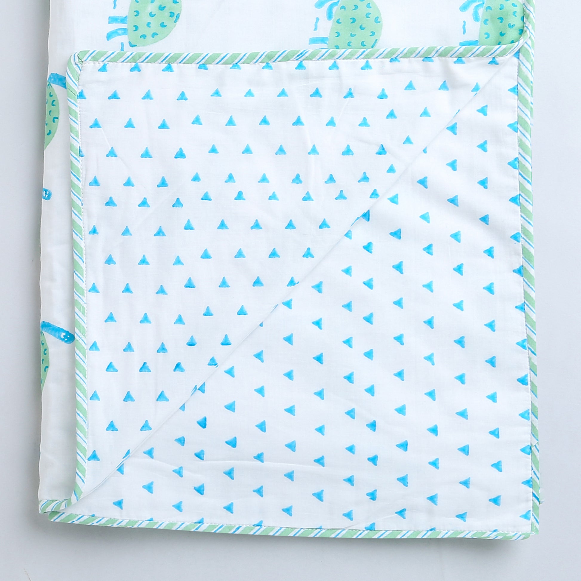 'A Bale of Turtles' Blanket