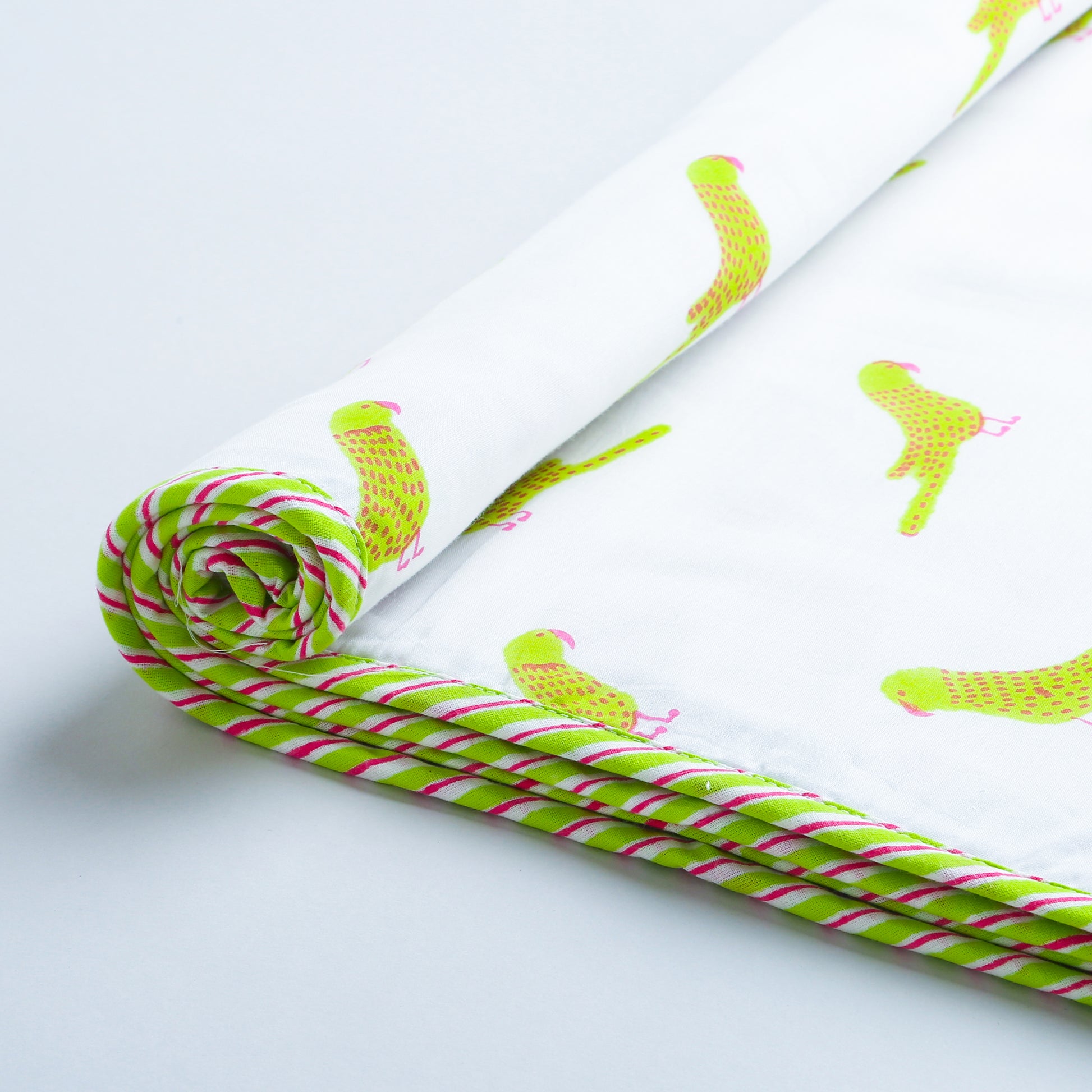 'A Cluster of Parakeets' Blanket