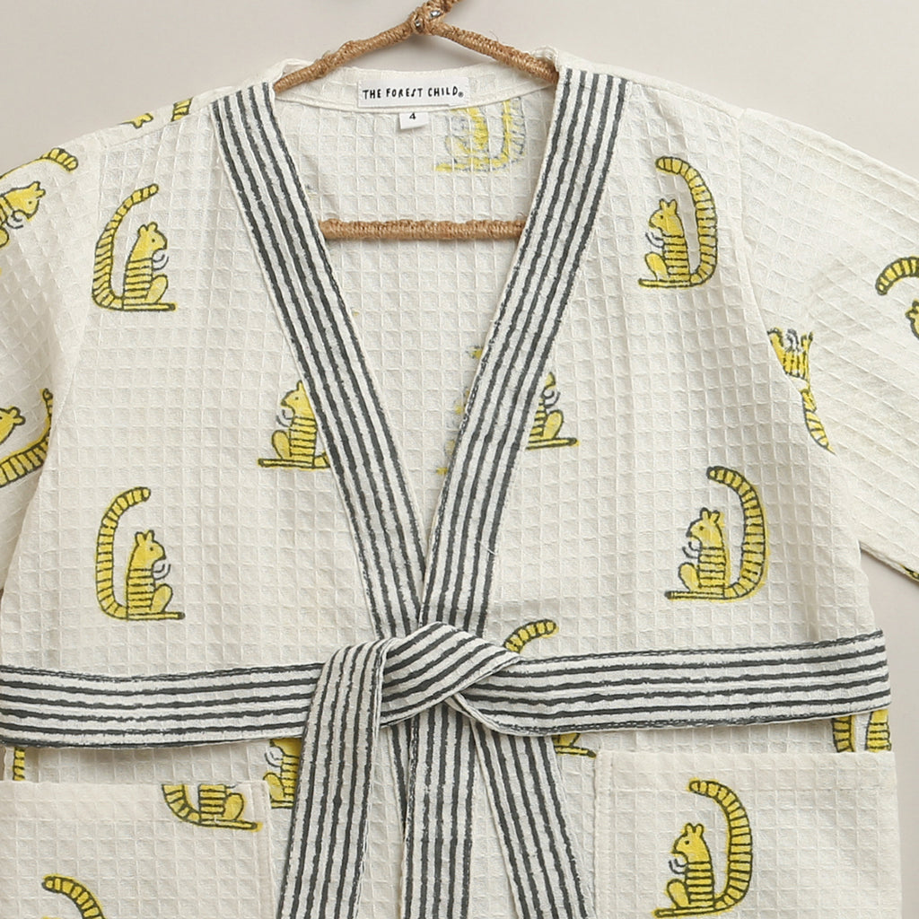 'A Scurry  of Squirrels' Bathrobe