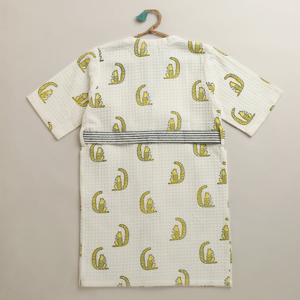 'A Scurry  of Squirrels' Bathrobe