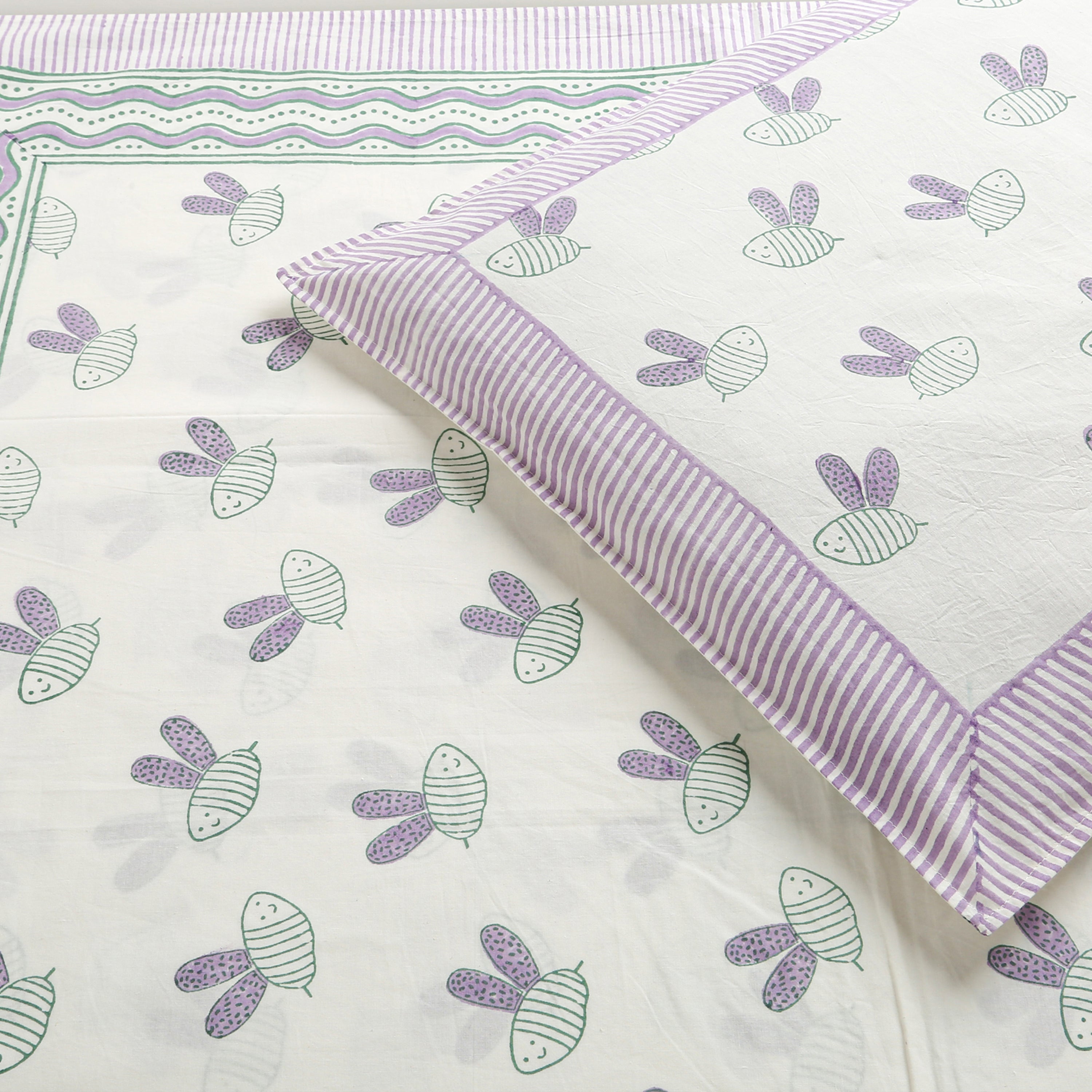 ' A Swarm of Bees - Bedsheet