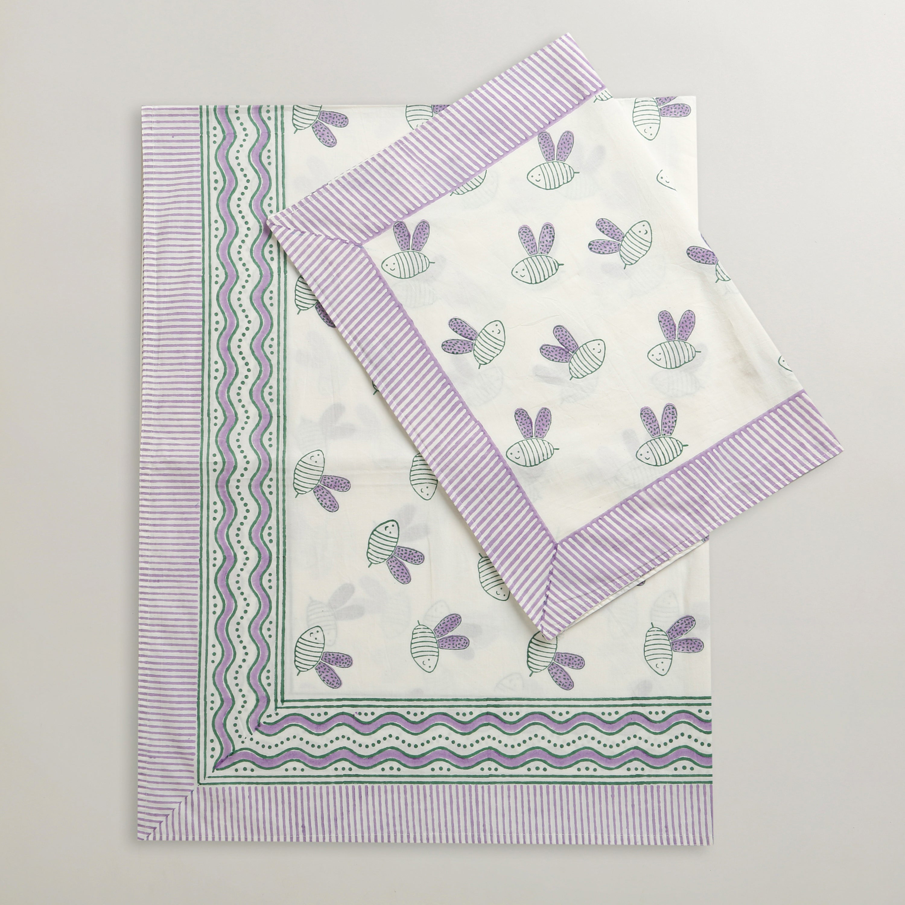 ' A Swarm of Bees - Bedsheet