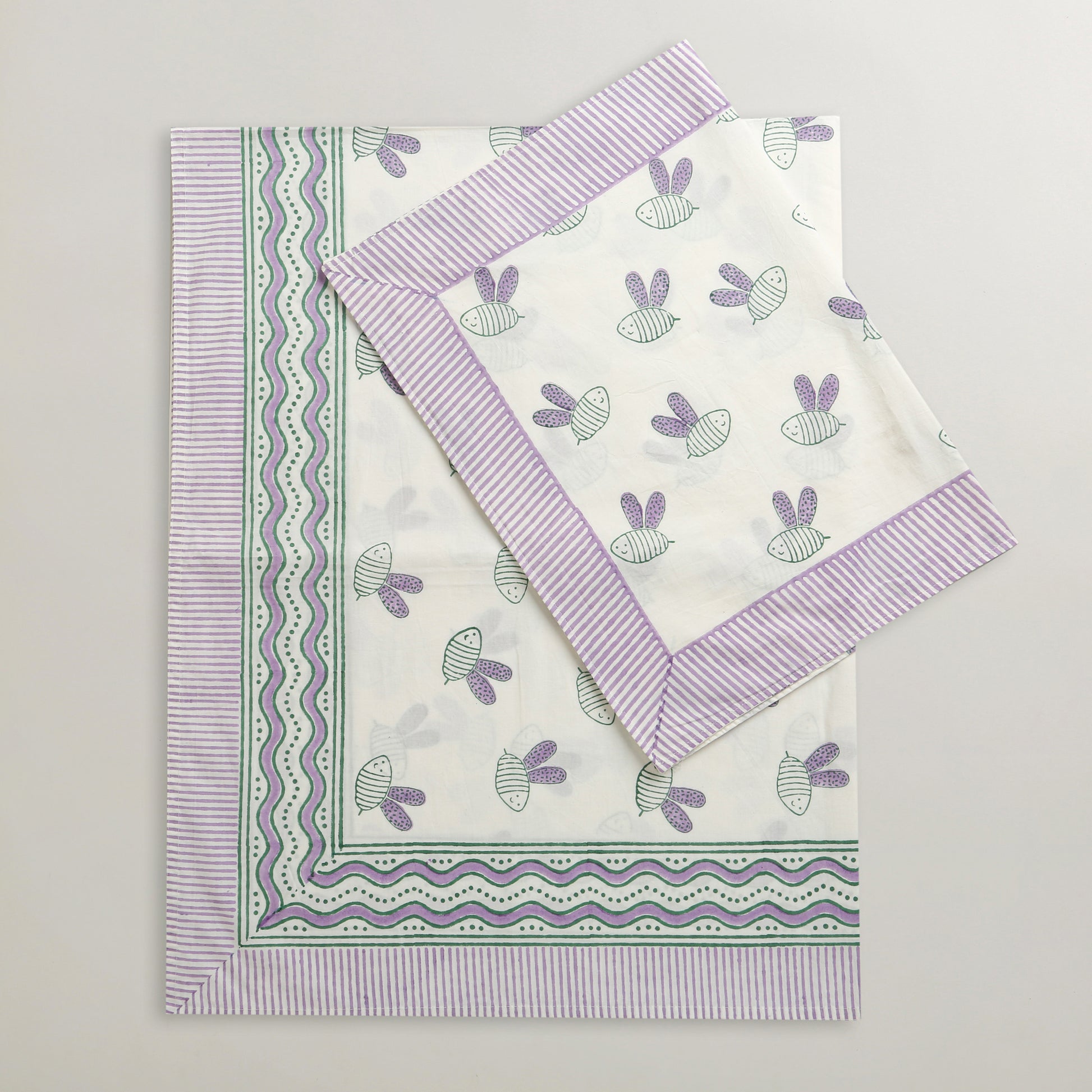 ' A Swarm of Bees - Bedsheet