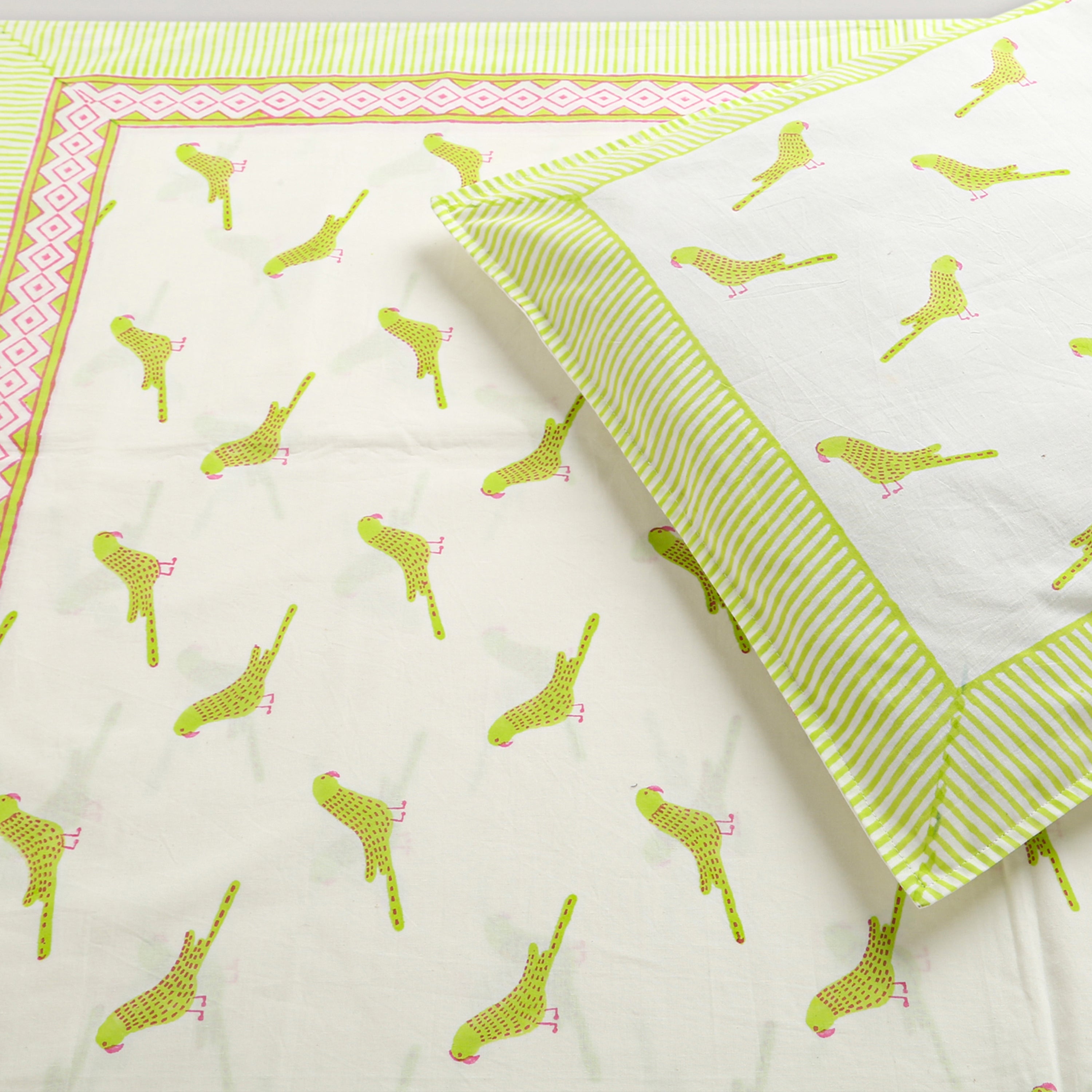 ' A Cluster of Parakeets - Bedsheet