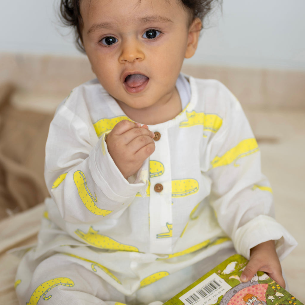 'A Clowder of Cats' Kurta Pyjama Set