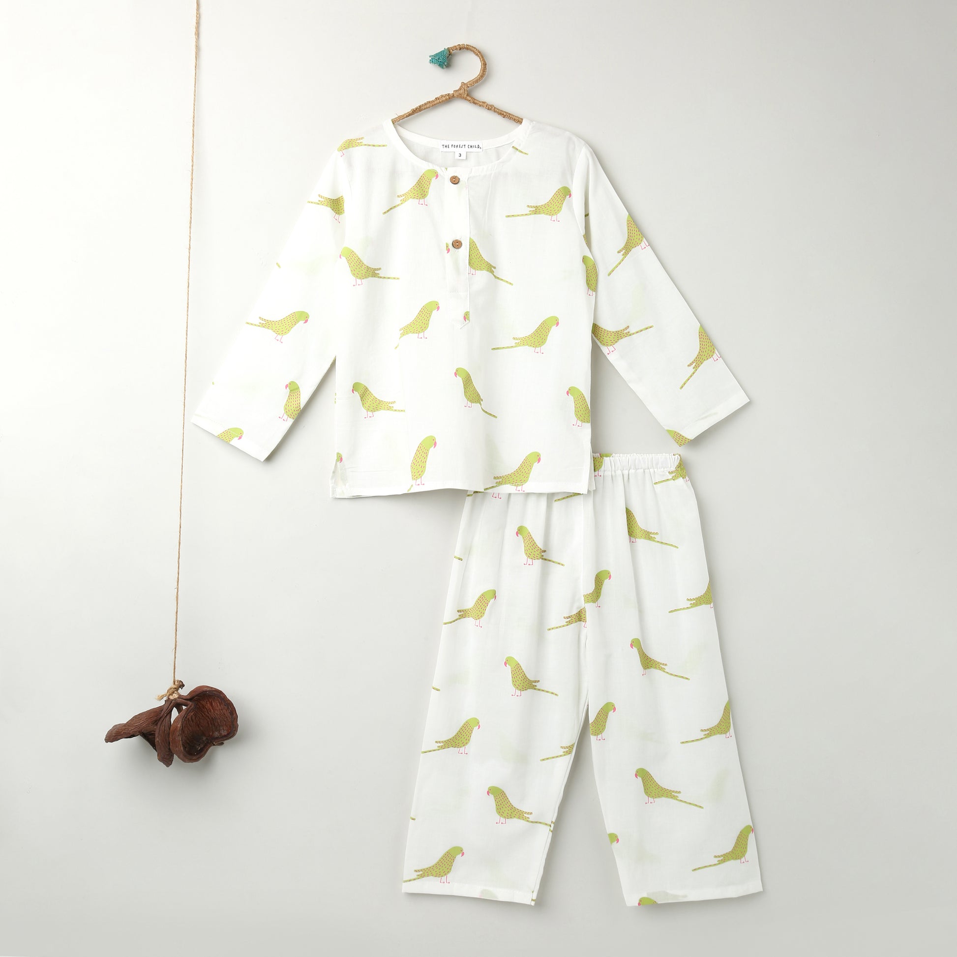 'A Cluster of Parakeets' Kurta Pyjama Set