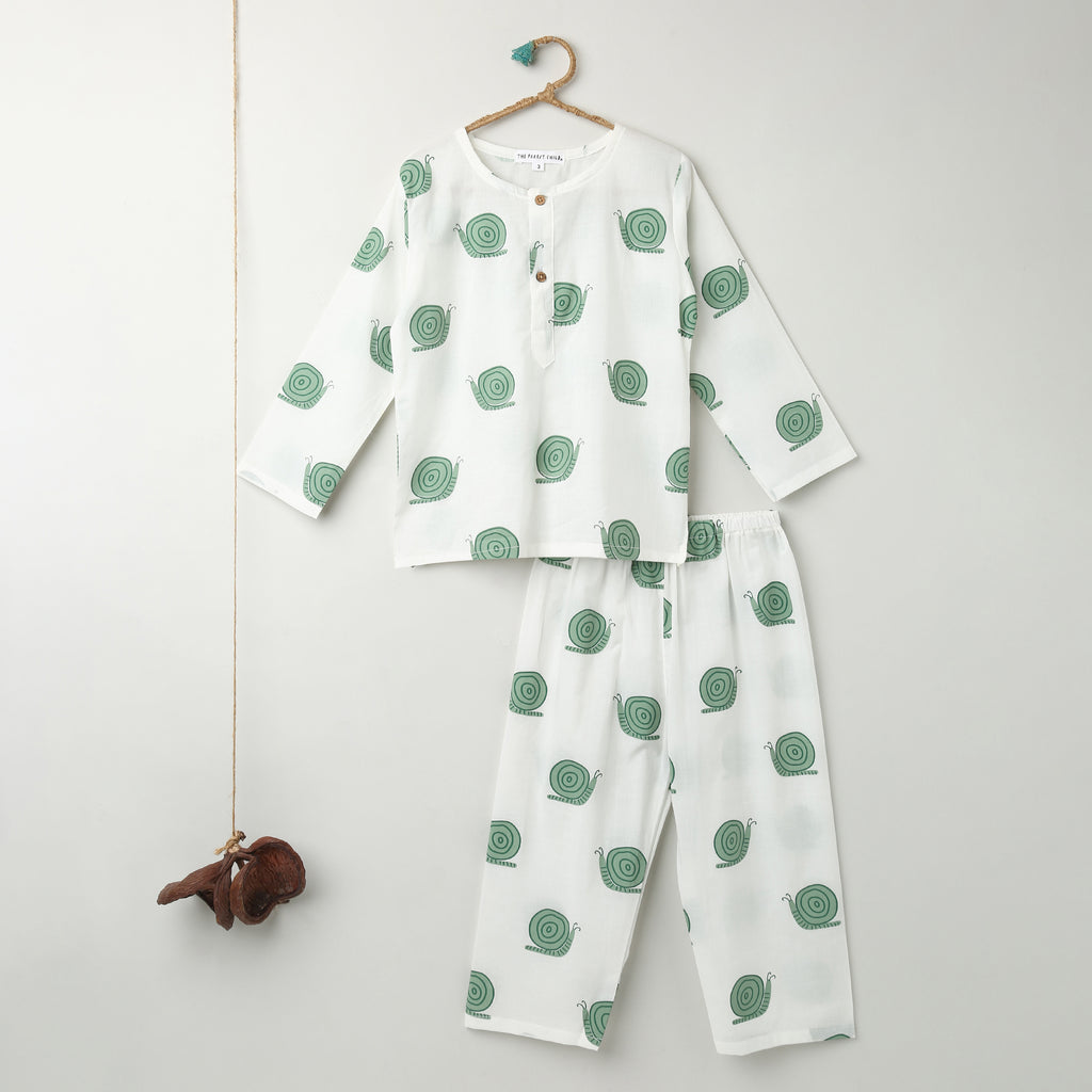 'A Walk of Snails' Kurta Pyjama Set