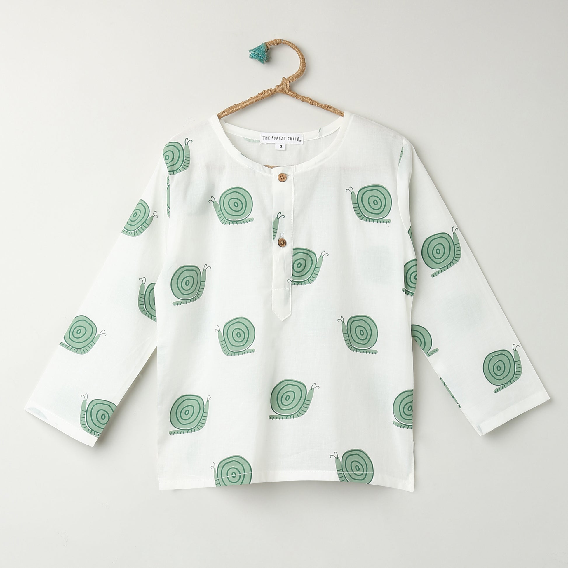 'A Walk of Snails' Kurta Pyjama Set