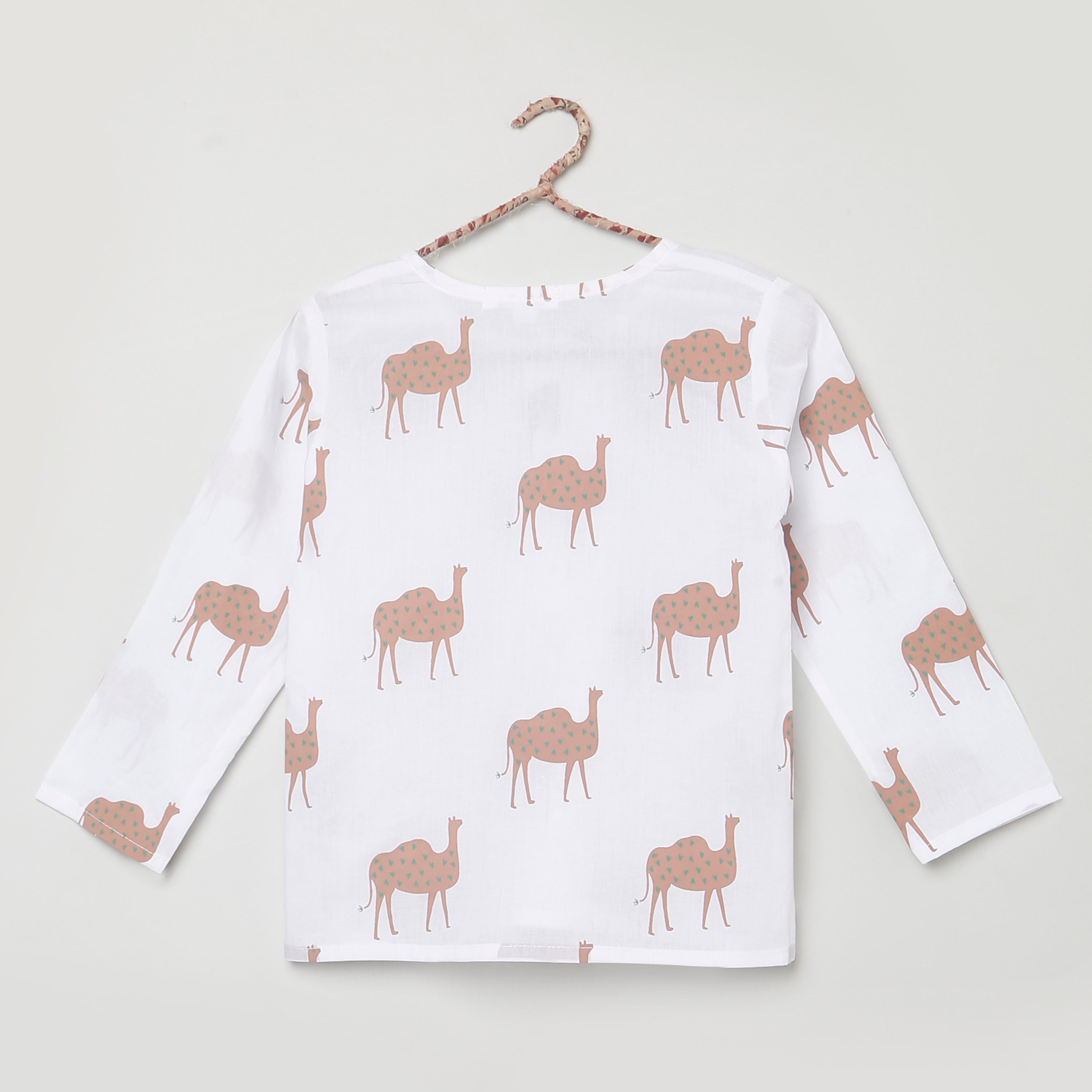'A Caravan of Camels' Kurta Pyjama Set